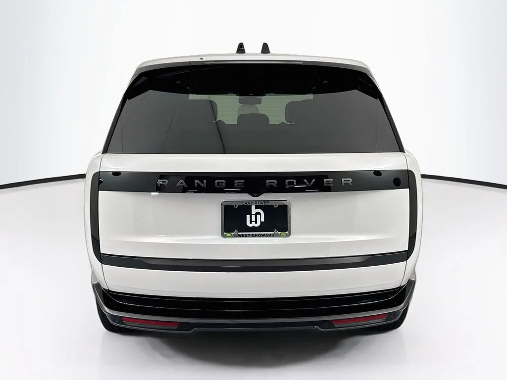 New 2026 Ostuni Pearl White Land Rover SE image 6
