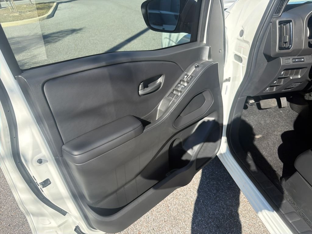 New 2026 Nissan Frontier SV 4D Crew Cab