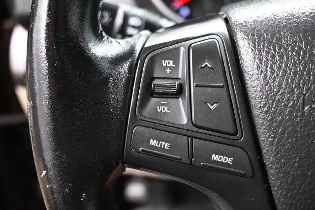 Used 2015 Red Kia LX image 19