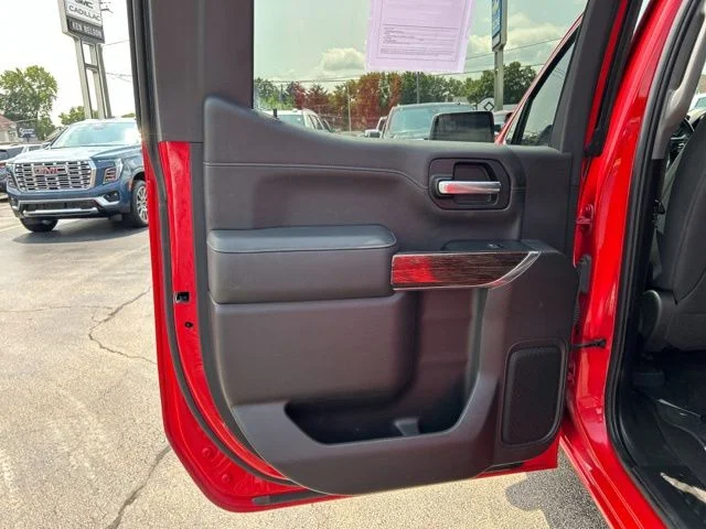 Used 2020 Cardinal Red GMC SLE image 18