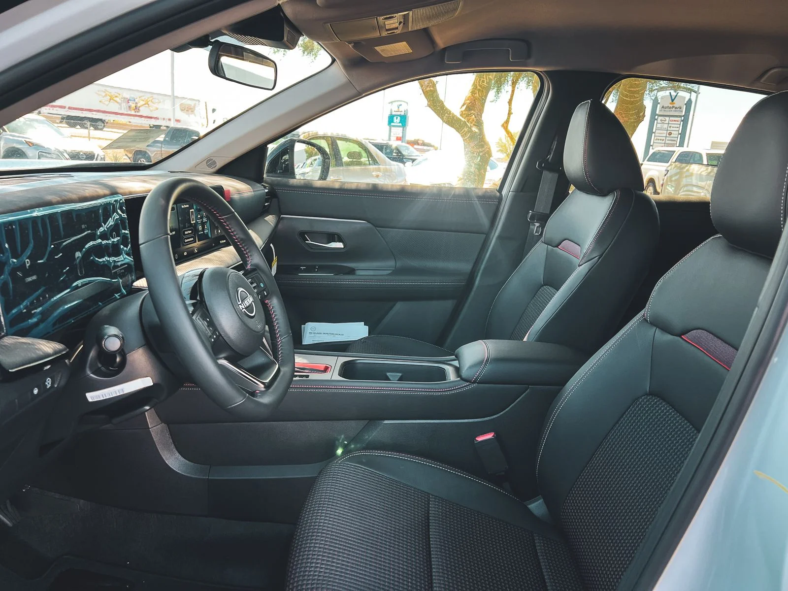 New 2026 Aspen White TriCoat / Super Black Two-tone Nissan SR image 22