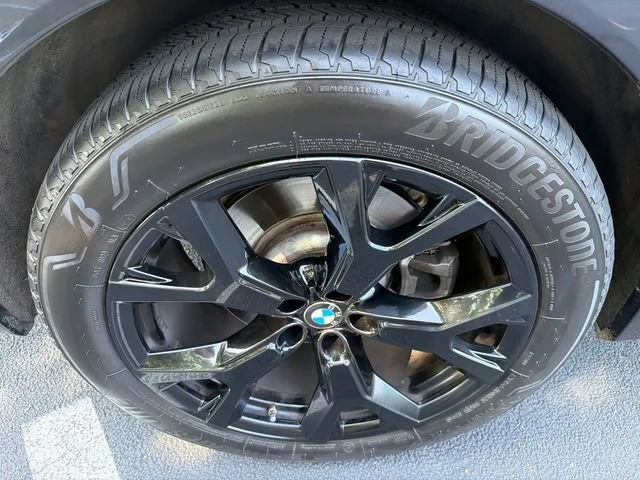 Used 2021 Gray BMW xDrive40i image 17