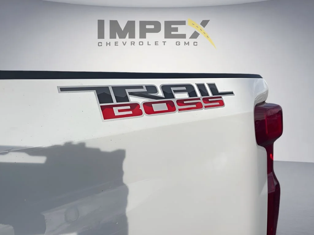 Used 2025 Summit White Chevrolet Custom Trail Boss image 31