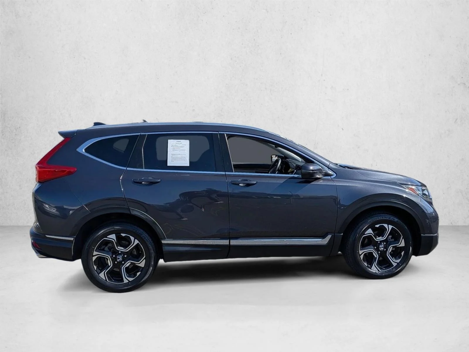 Used 2018 Silver/Gray Honda Touring image 4