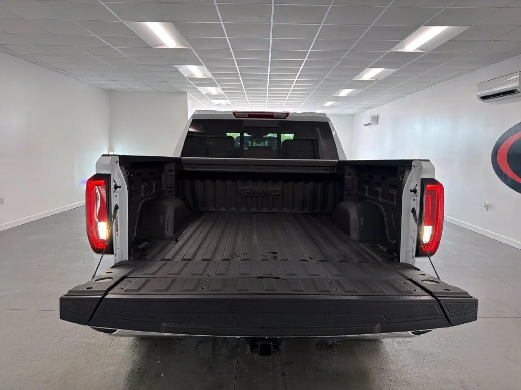 2026 GMC Sierra 1500 SLT - Photo 8