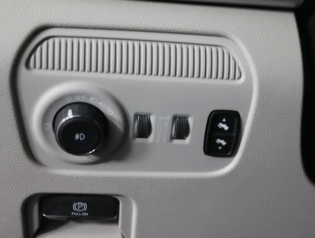 2024 Jeep Wagoneer L Series III - Photo 28