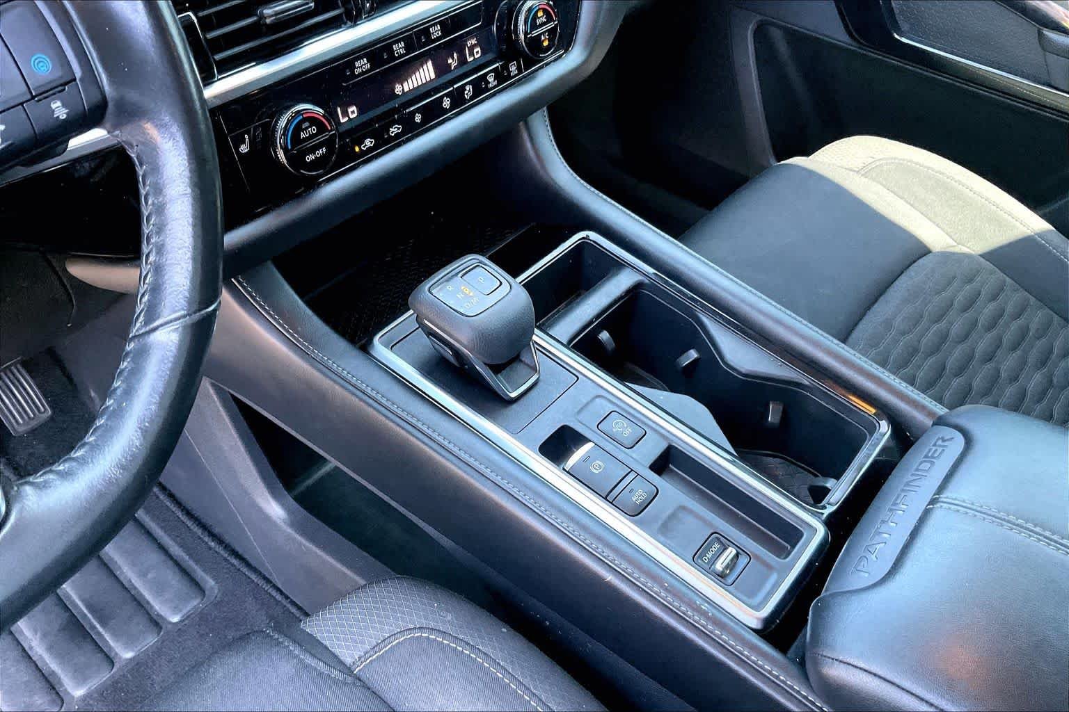 Used 2022 Deep Ocean Blue Pearl Nissan SV image 16