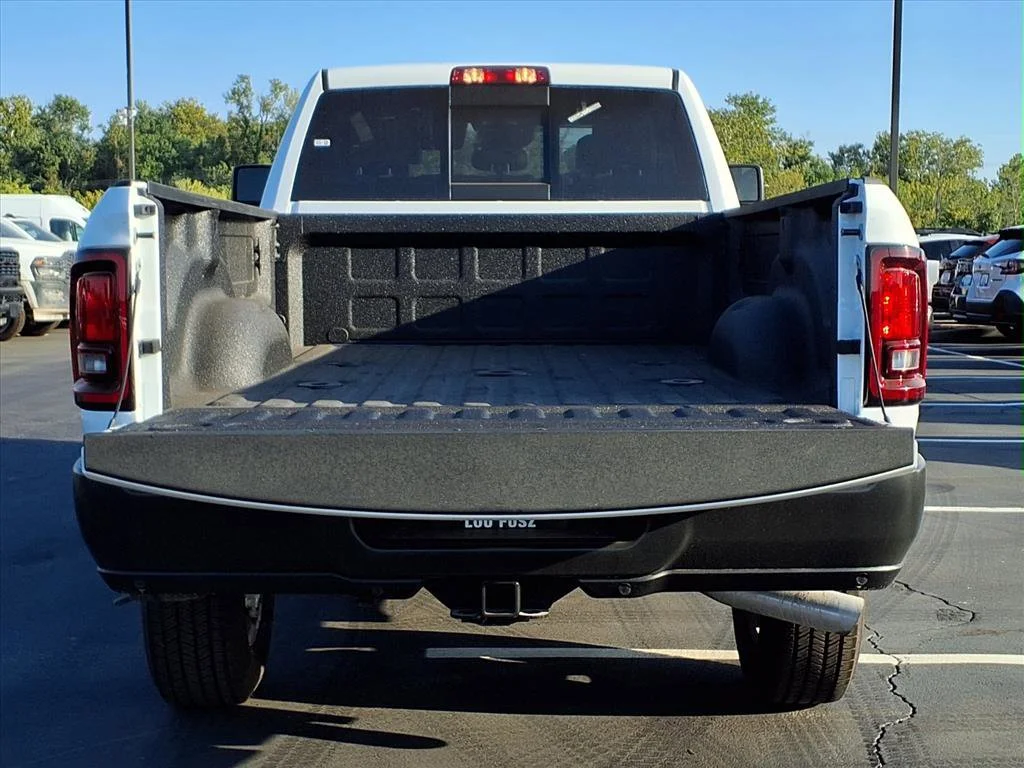 2026 RAM 3500 Tradesman - Photo 17