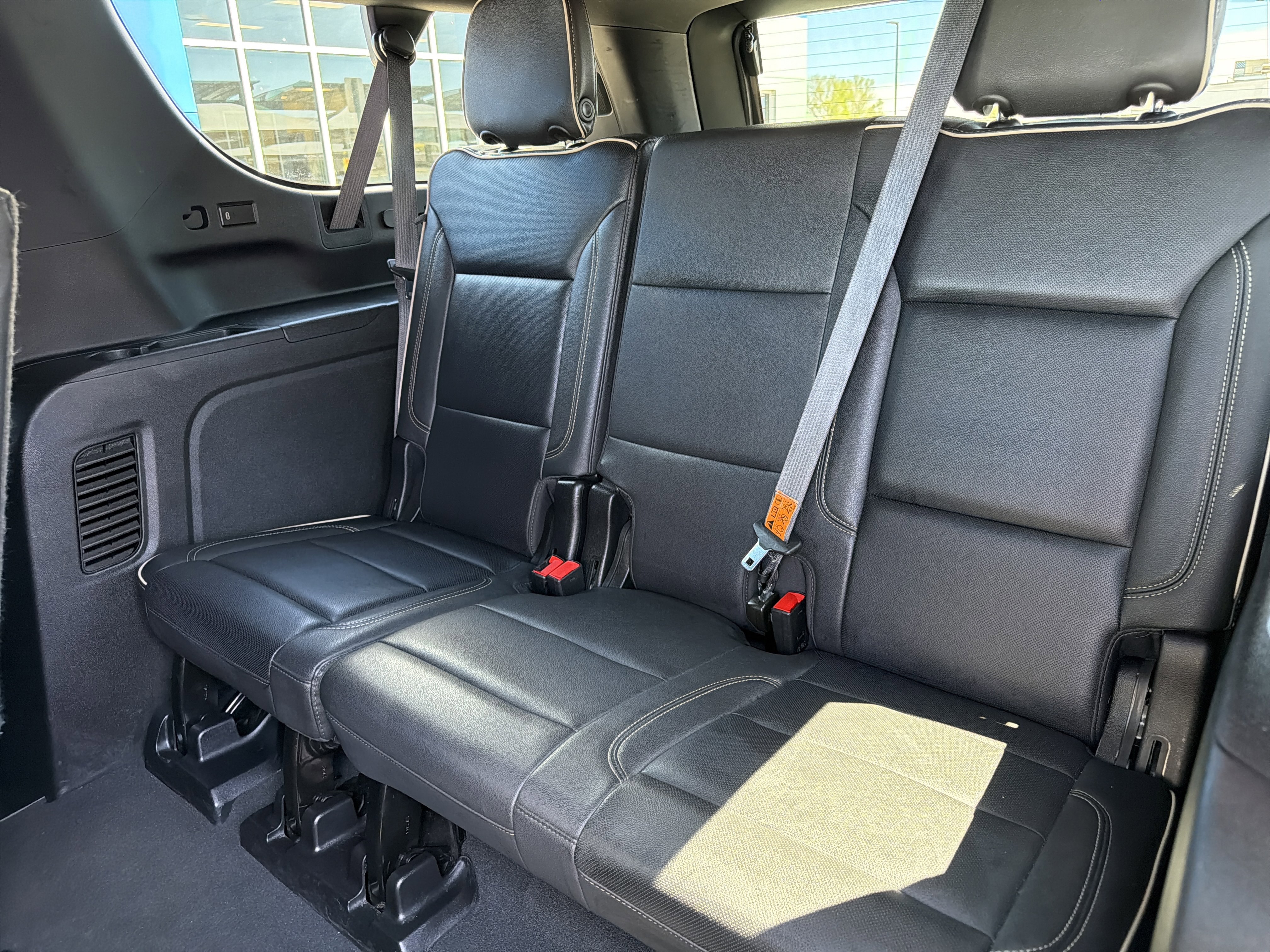 Used 2024 Midnight Blue Metallic GMC SLT image 11