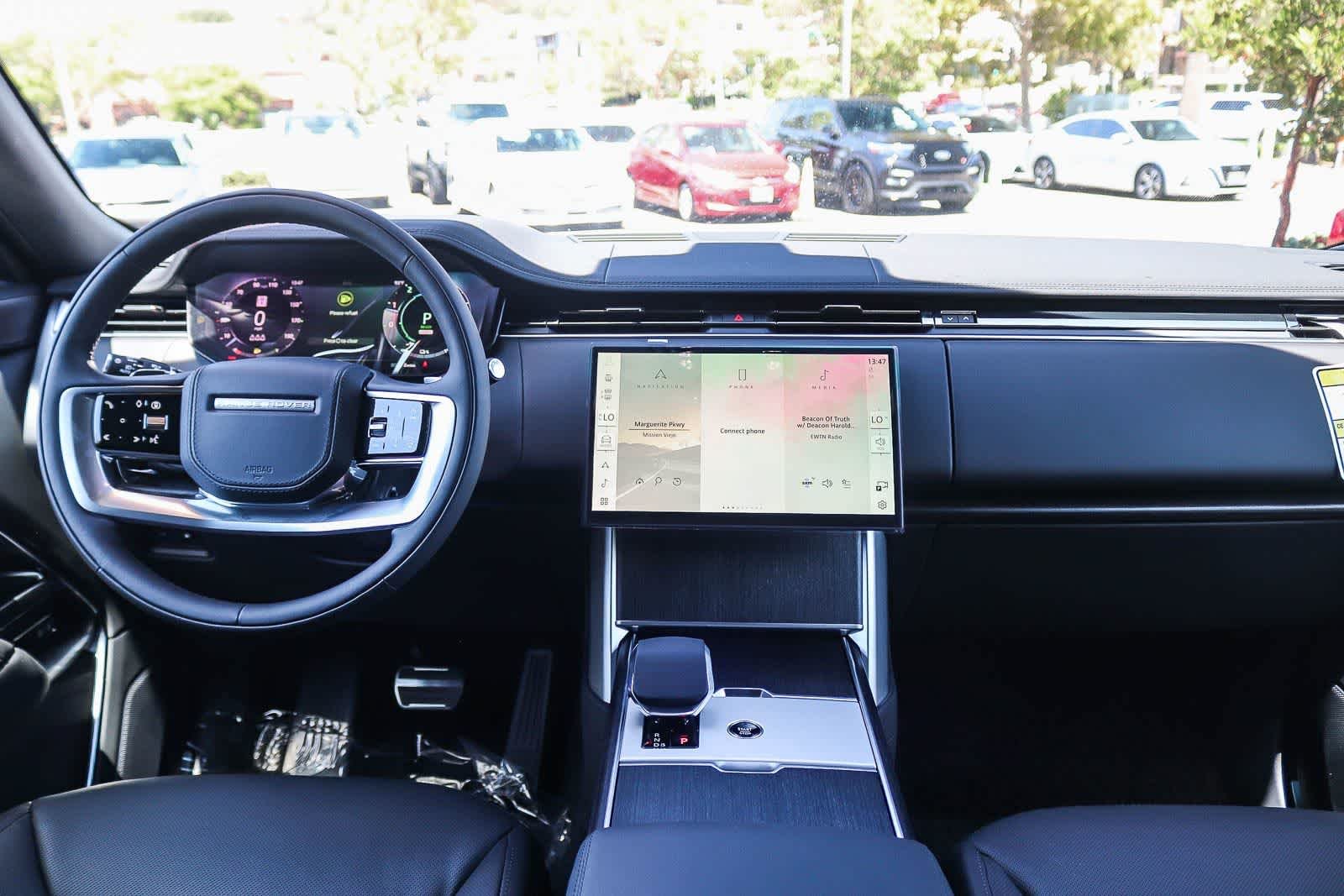 New 2026 Fuji White Land Rover SE image 12