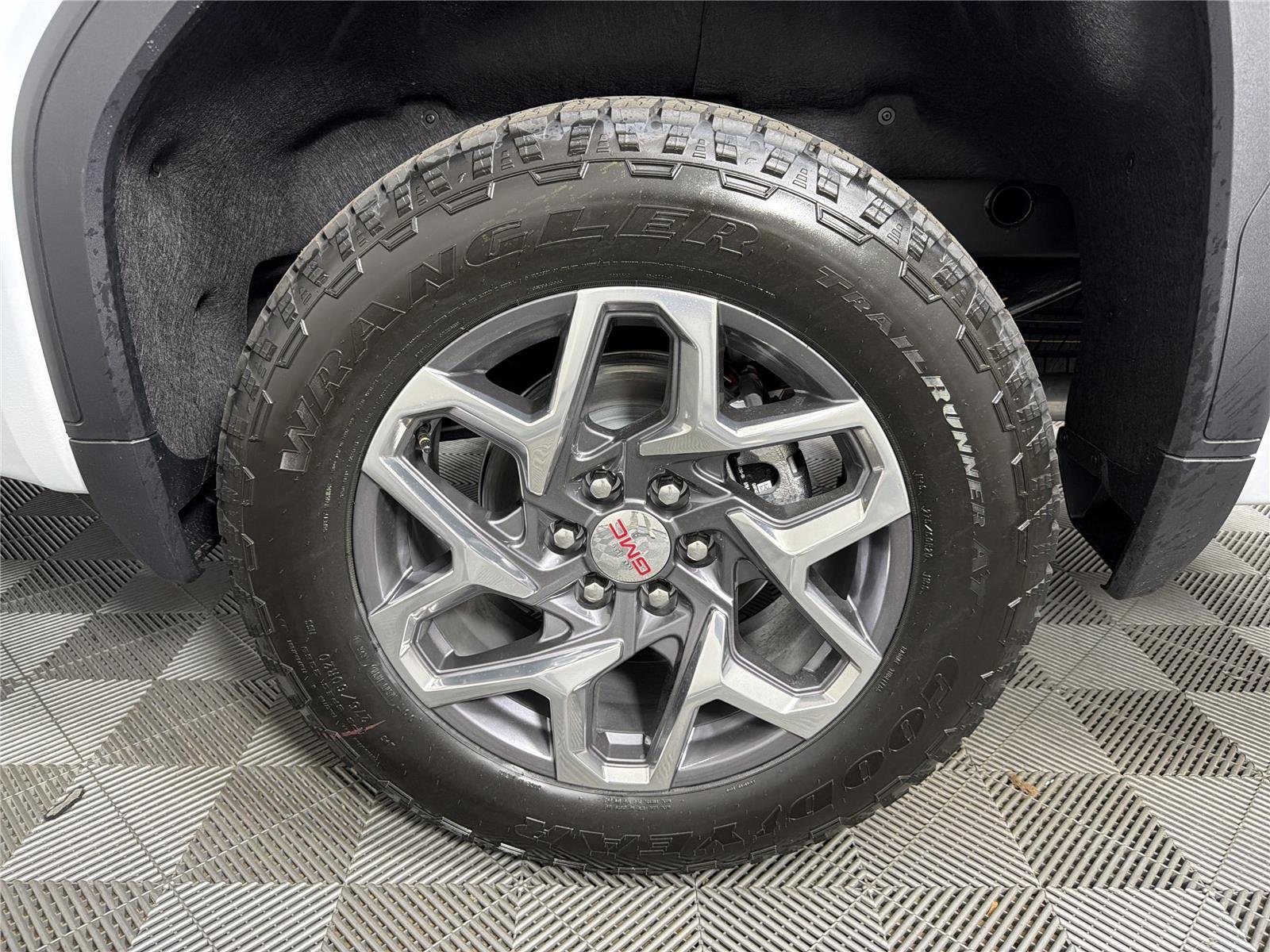2026 GMC Sierra 1500 SLT - Photo 17