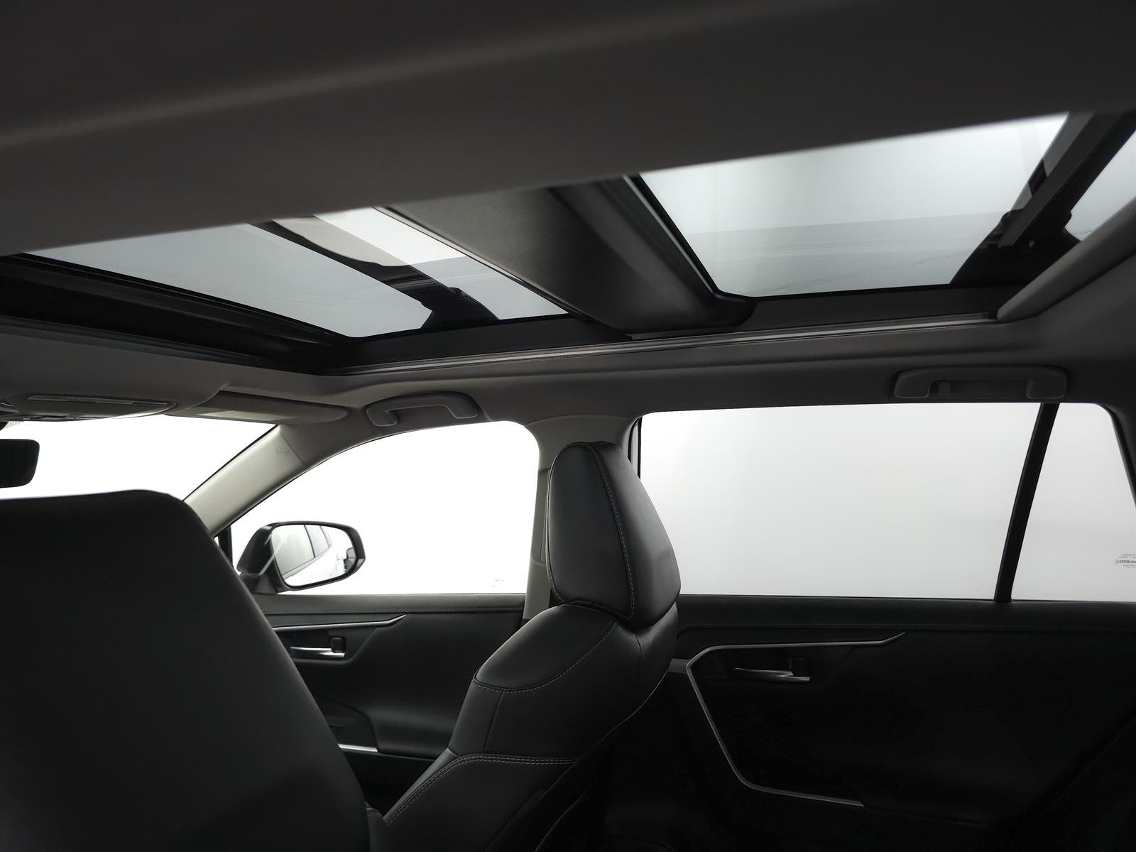 2022 Toyota RAV4 Limited - Photo 6