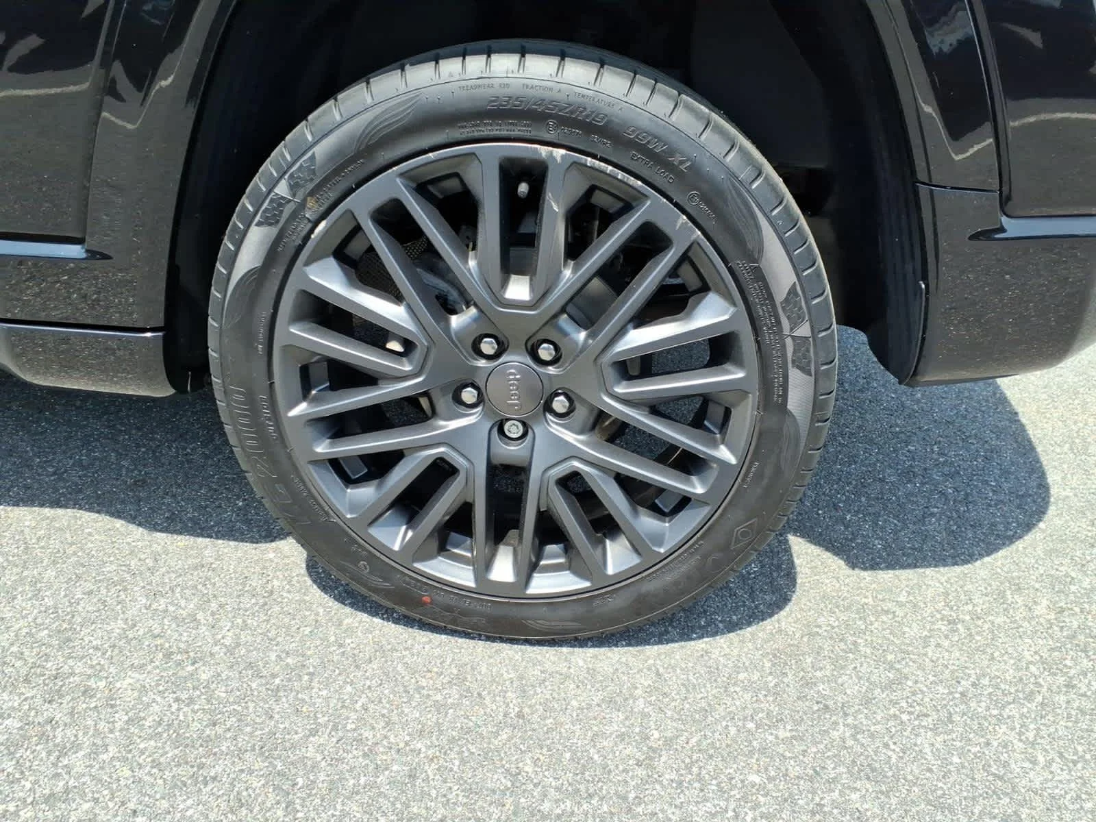 Certified Used 2022 Diamond Black Crystal Pearlcoat Jeep High Altitude image 13