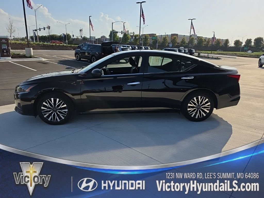 Used 2025 Nissan Altima SV with VIN 1N4BL4DV9SN374714 for sale in Kansas City