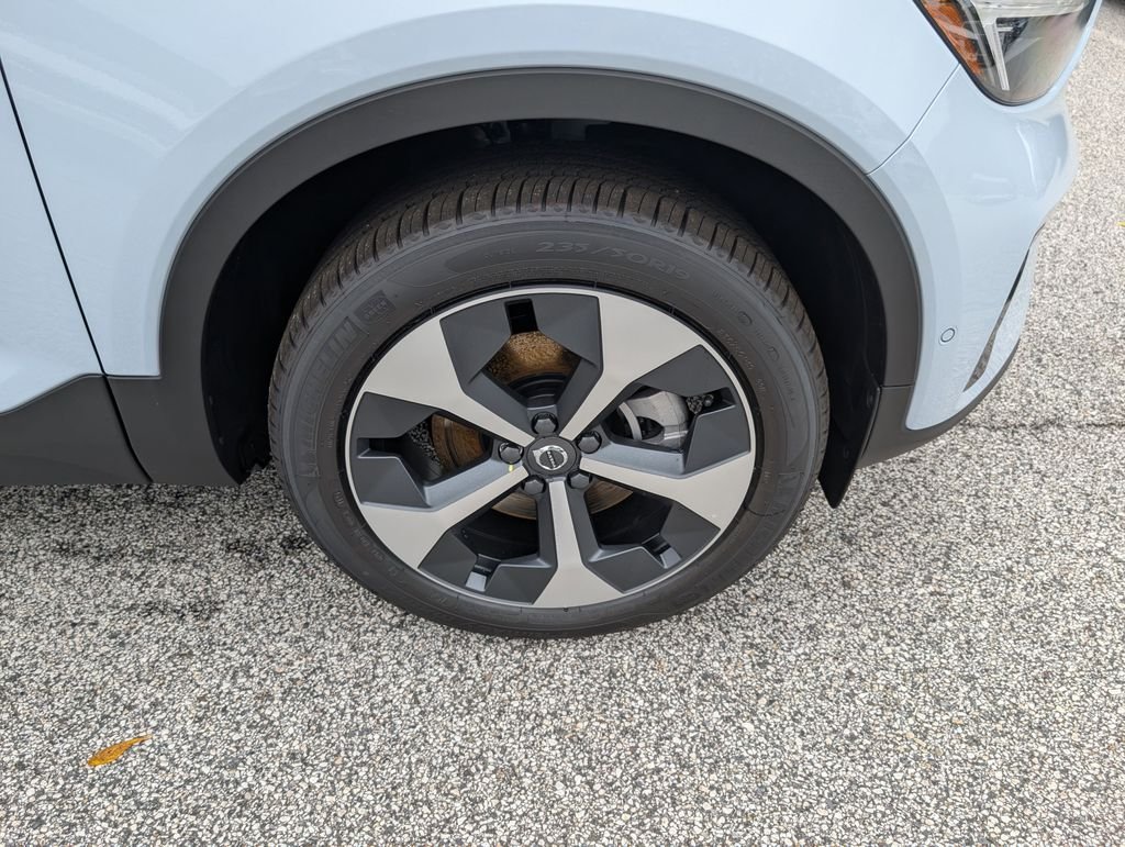 2026 Volvo XC40 Plus - Photo 29