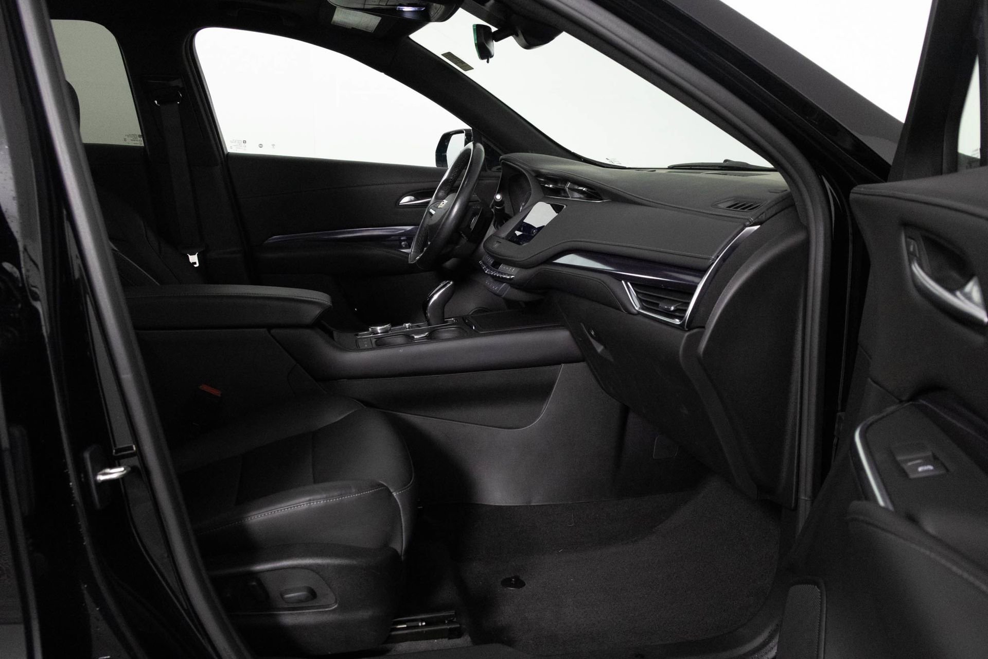 2023 CADILLAC XT4 - Image 40