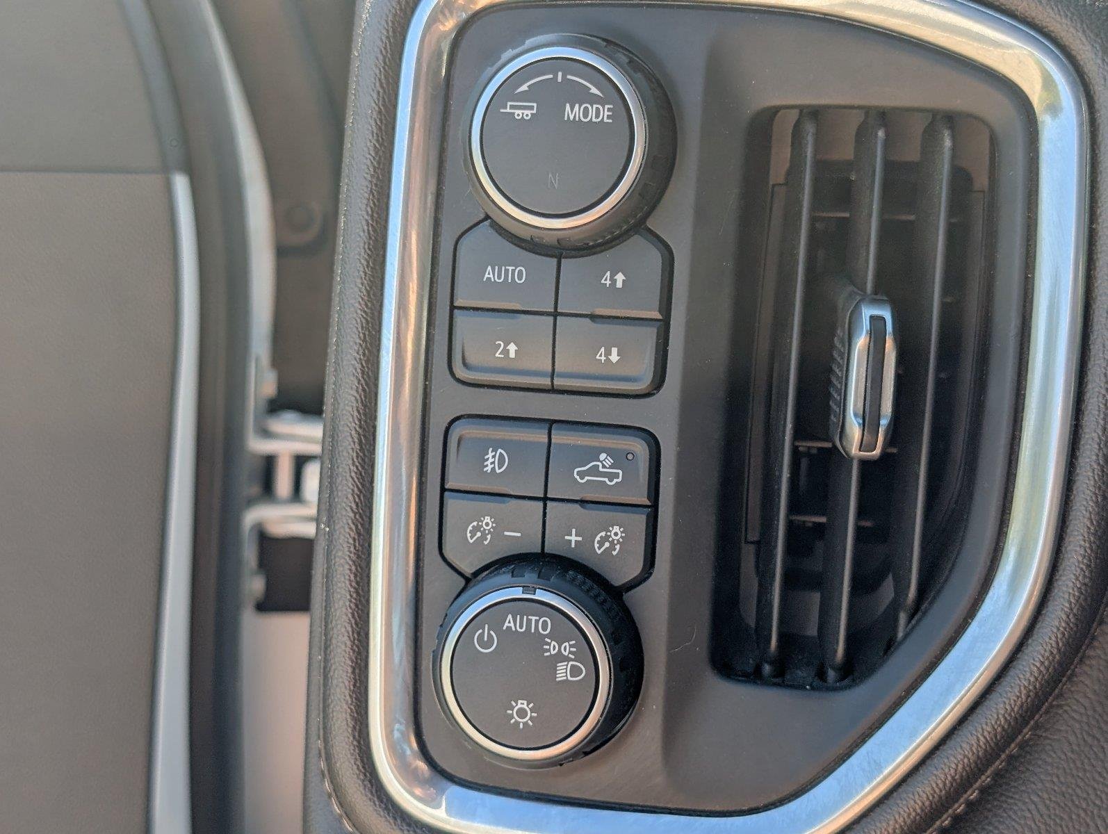 Used 2020 SUMMIT WHITE Chevrolet LT Trail Boss image 30