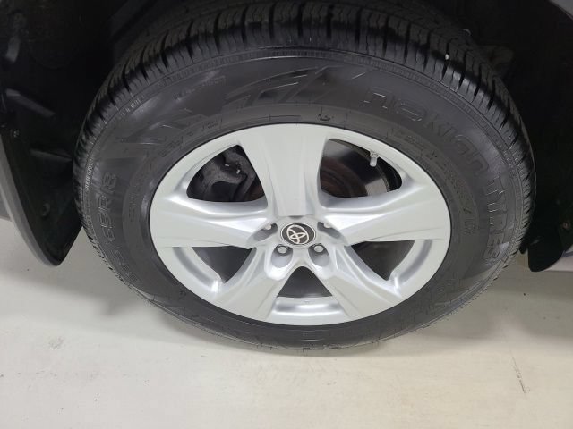 Used 2023 Blueprint Toyota LE image 36