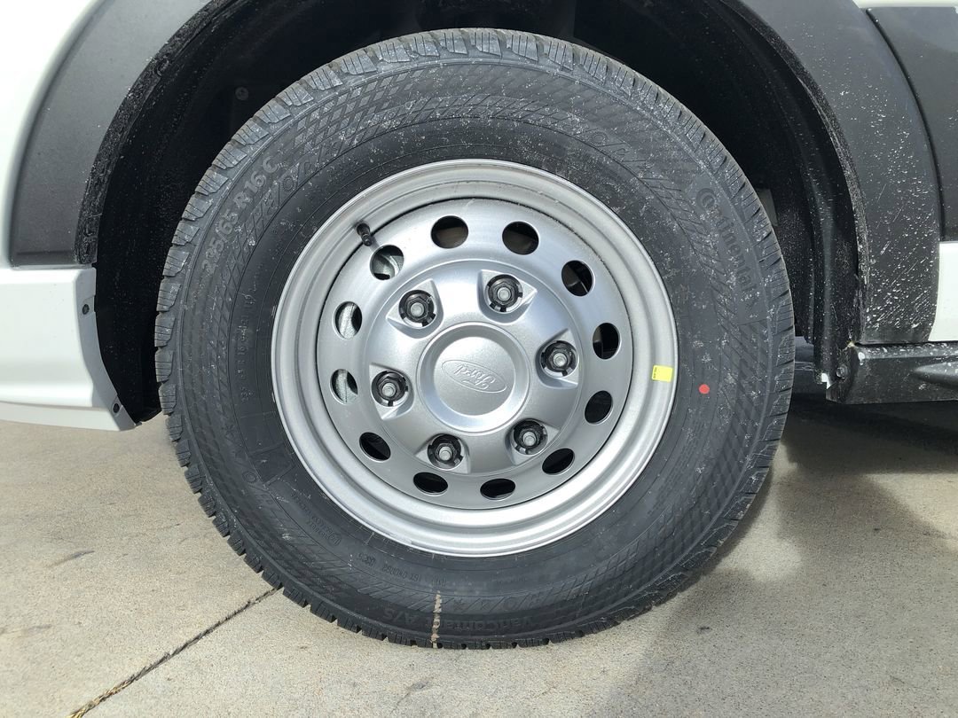 New 2026 Oxford White Ford XLT image 27