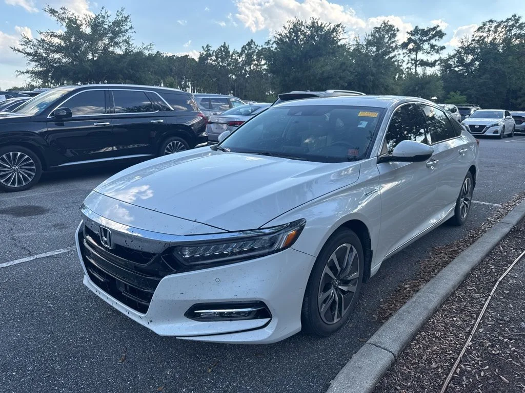 2019 Honda Accord Hybrid Touring's photo