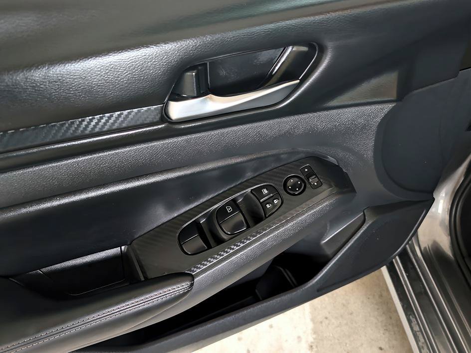 Used 2025 Gun Metallic Nissan SV image 9