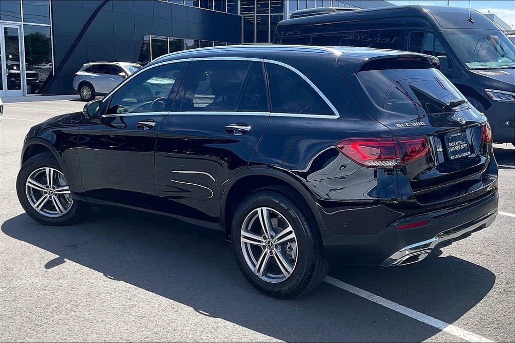 Certified Used 2022 Black Mercedes-Benz GLC 300 image 3
