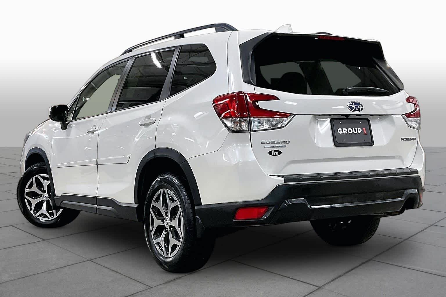 Used 2019 Crystal White Pearl Subaru Premium image 12