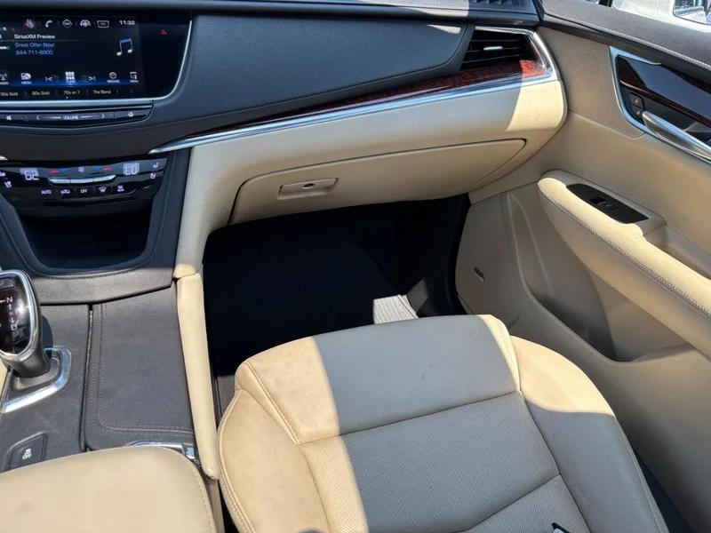 Used 2019 Crystal White Tricoat Cadillac Premium Luxury FWD image 16