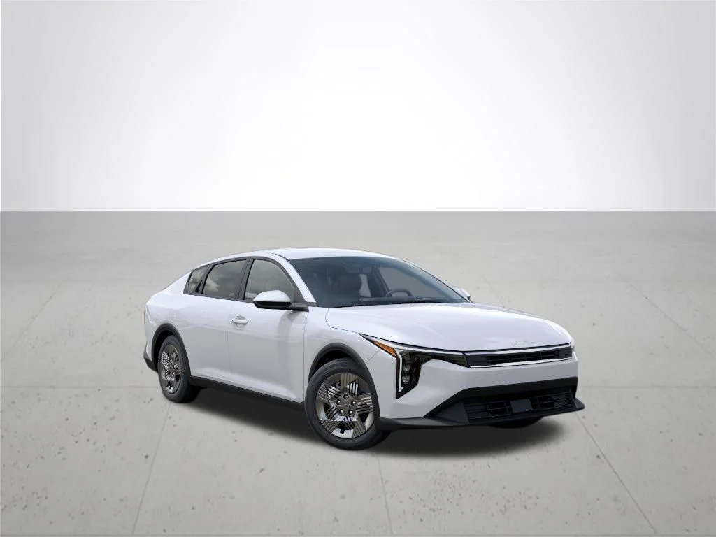 New 2026 Snow White Pearl Kia LX image 8
