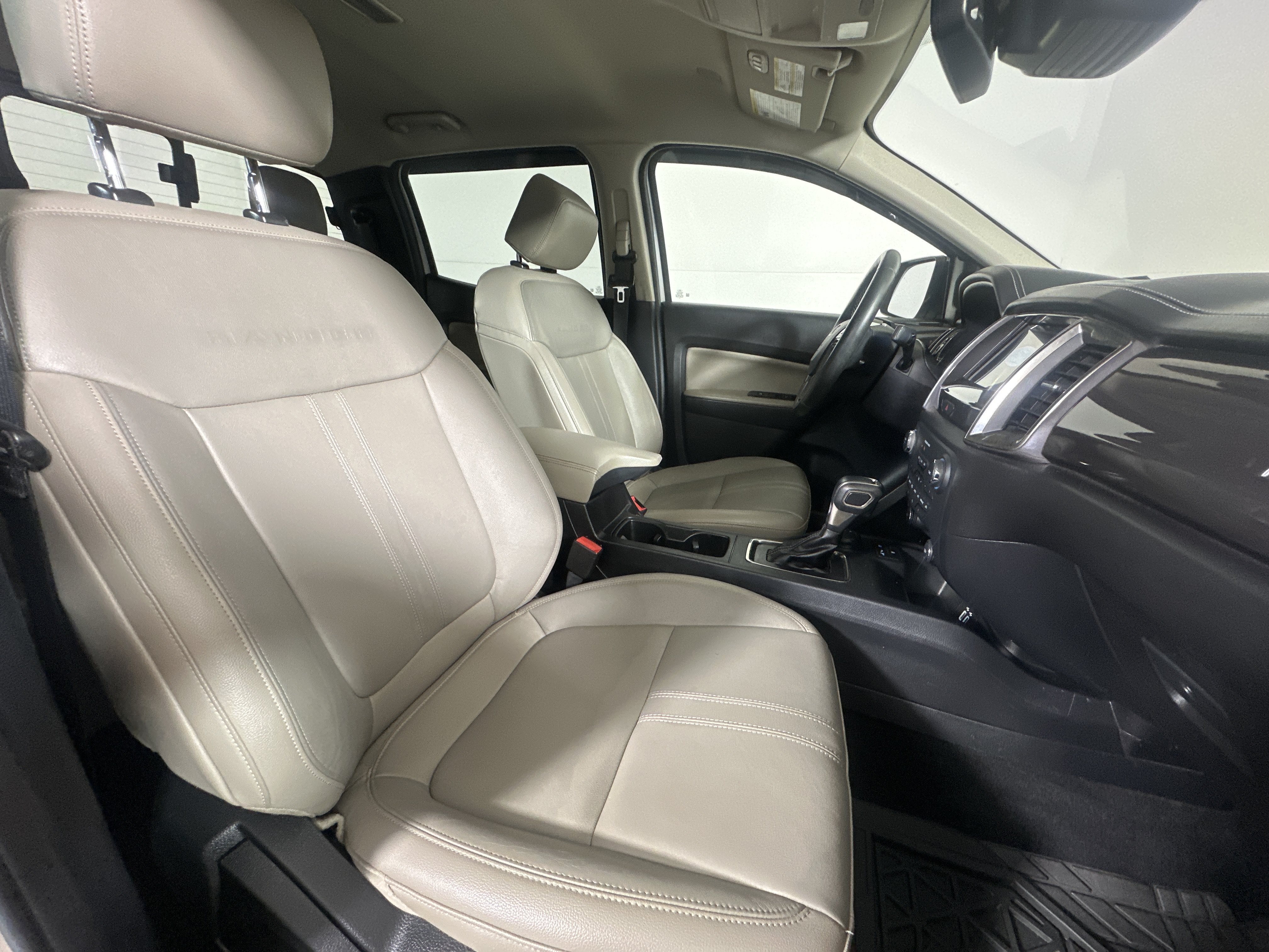 Used 2019 White Ford  image 26
