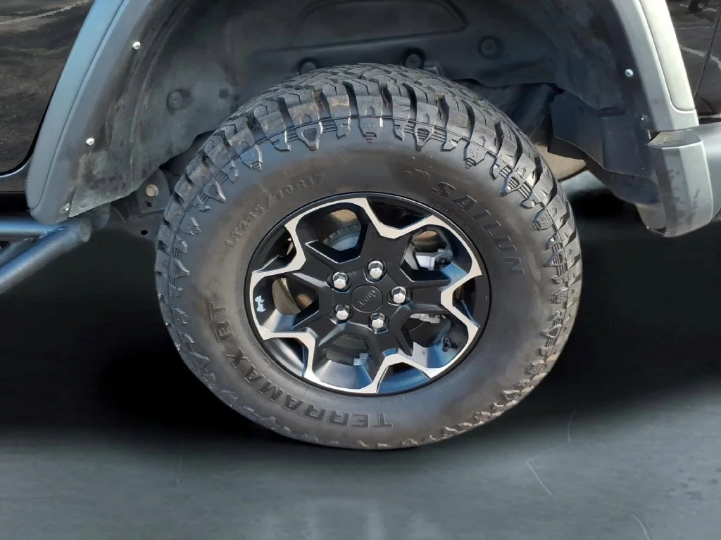 Used 2021 Black Jeep Unlimited Rubicon 4xe image 13