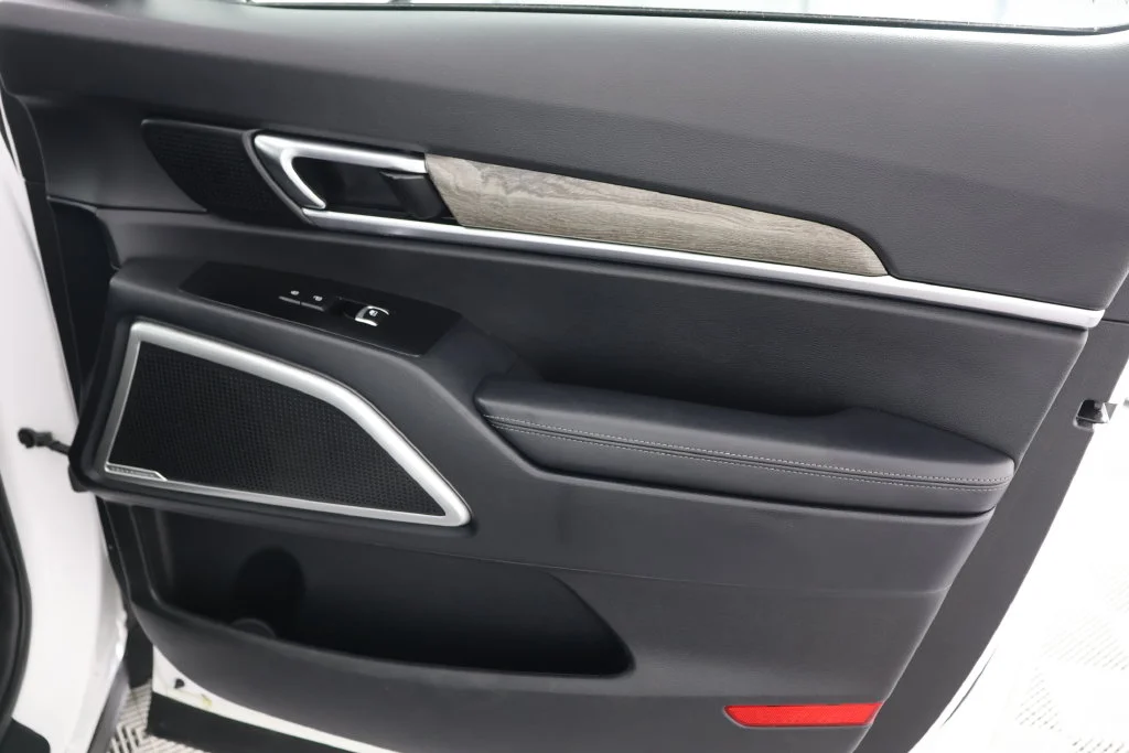 Used 2020 Snow White Pearl Kia EX image 32