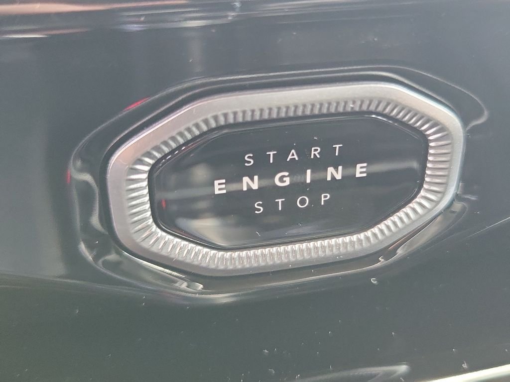 New 2026 Silver Zynith Exterior Paint Jeep  image 26