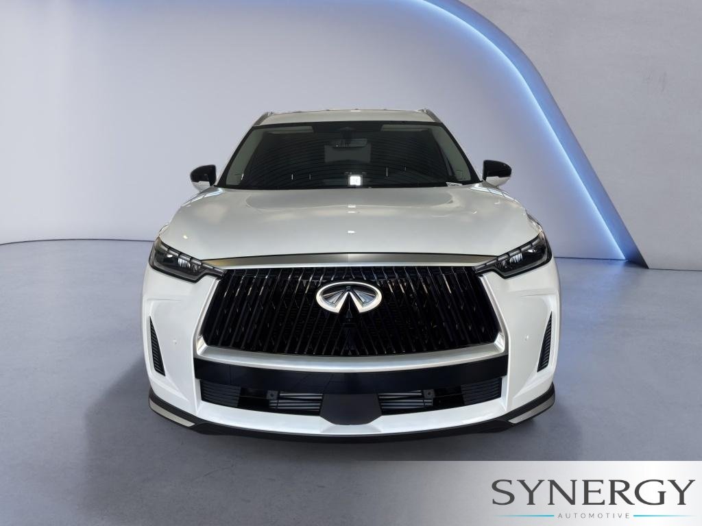 New 2027 RADIANT WHITE INFINITI Luxe FWD image 3