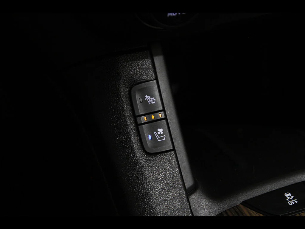 2019 GMC Acadia Denali - Photo 16