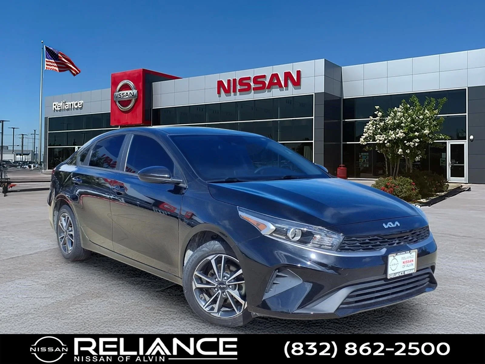 Used 2023 Black Kia LXS image 1