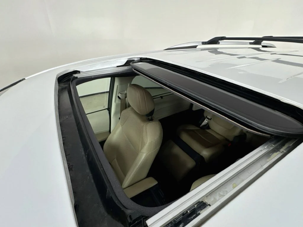 Used 2022 Wind Chill Pearl Toyota Limited image 27
