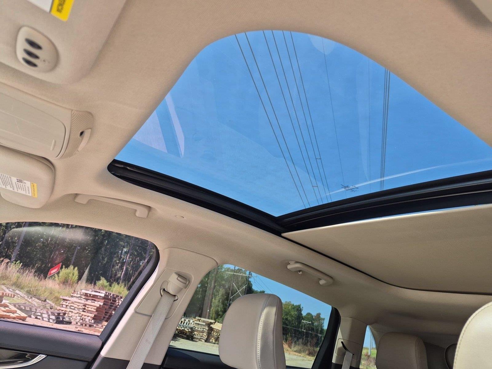 Used 2022 Ceramic Pearl Metallic Tinted Clearcoat Lincoln Reserve image 29