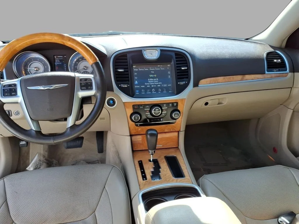 Used 2012 White Chrysler C image 13