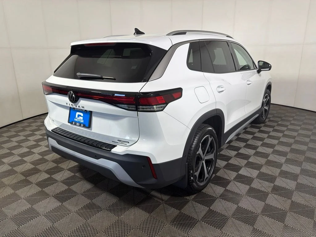 New 2026 White/off-white Volkswagen 2.0T SE image 7