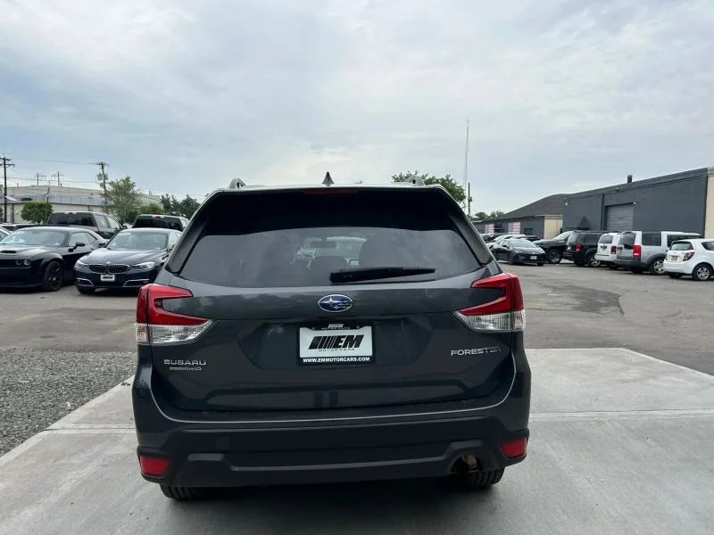 Used 2022 Gray Subaru Premium Sport Utility 4D image 54