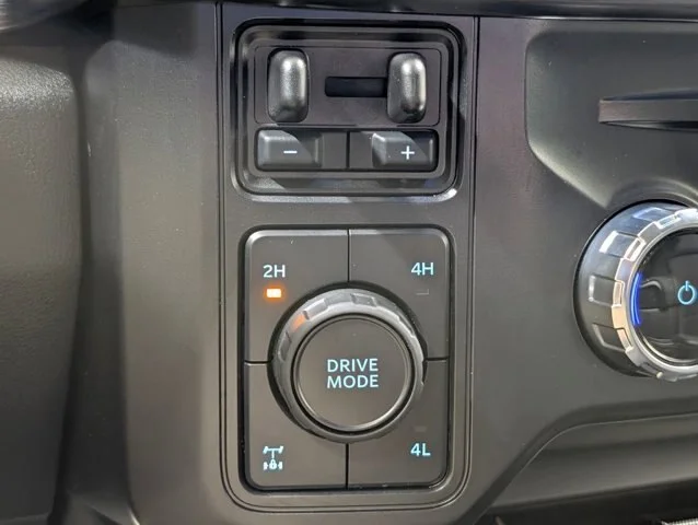New 2026 Agate Black Metallic Ford F-250® Lariat® image 43