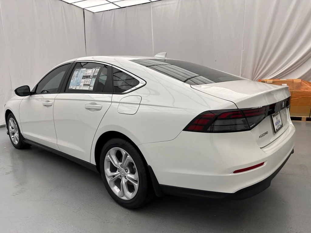 New 2026 Platinum White Pearl Honda LX image 5