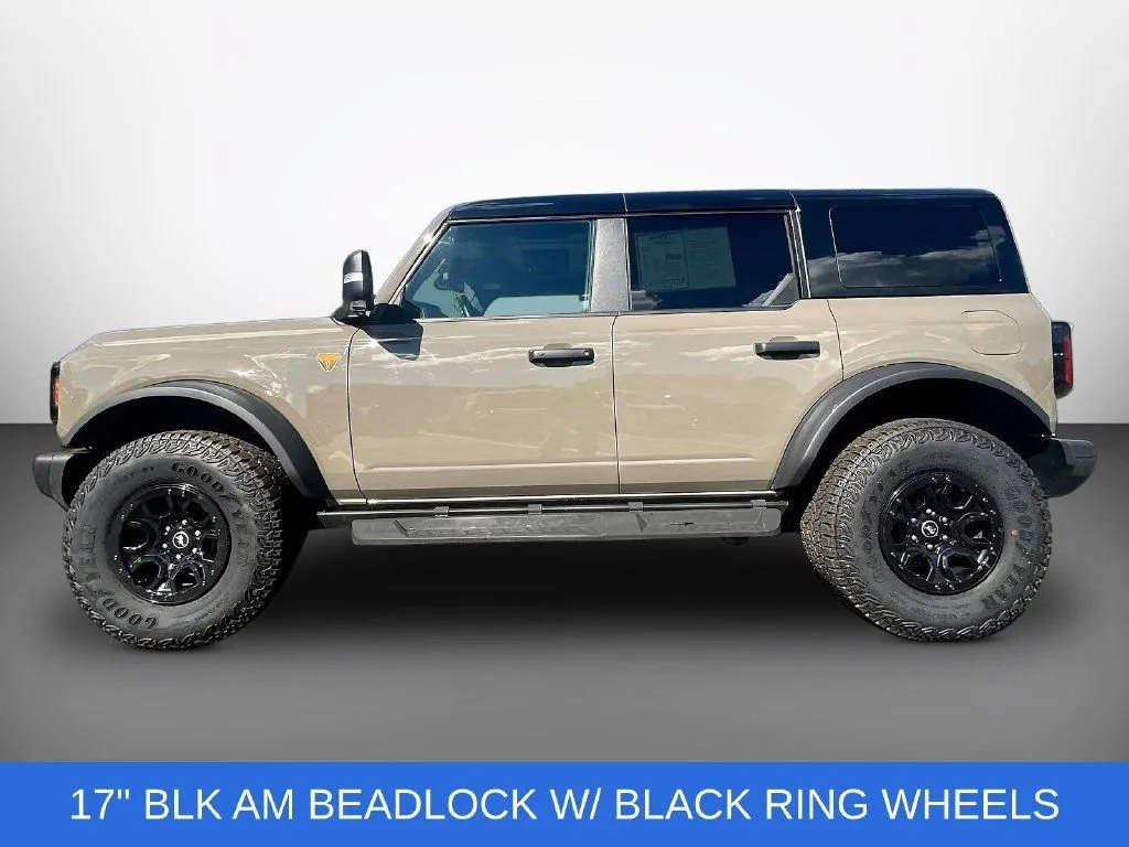 Used 2025 Gray Ford Badlands image 4