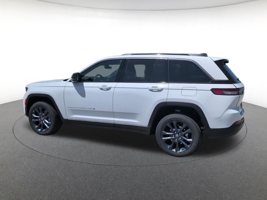 New 2026 White Jeep  image 14