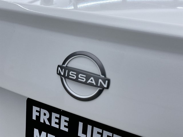 2025 Nissan Versa Sedan SV - Photo 38
