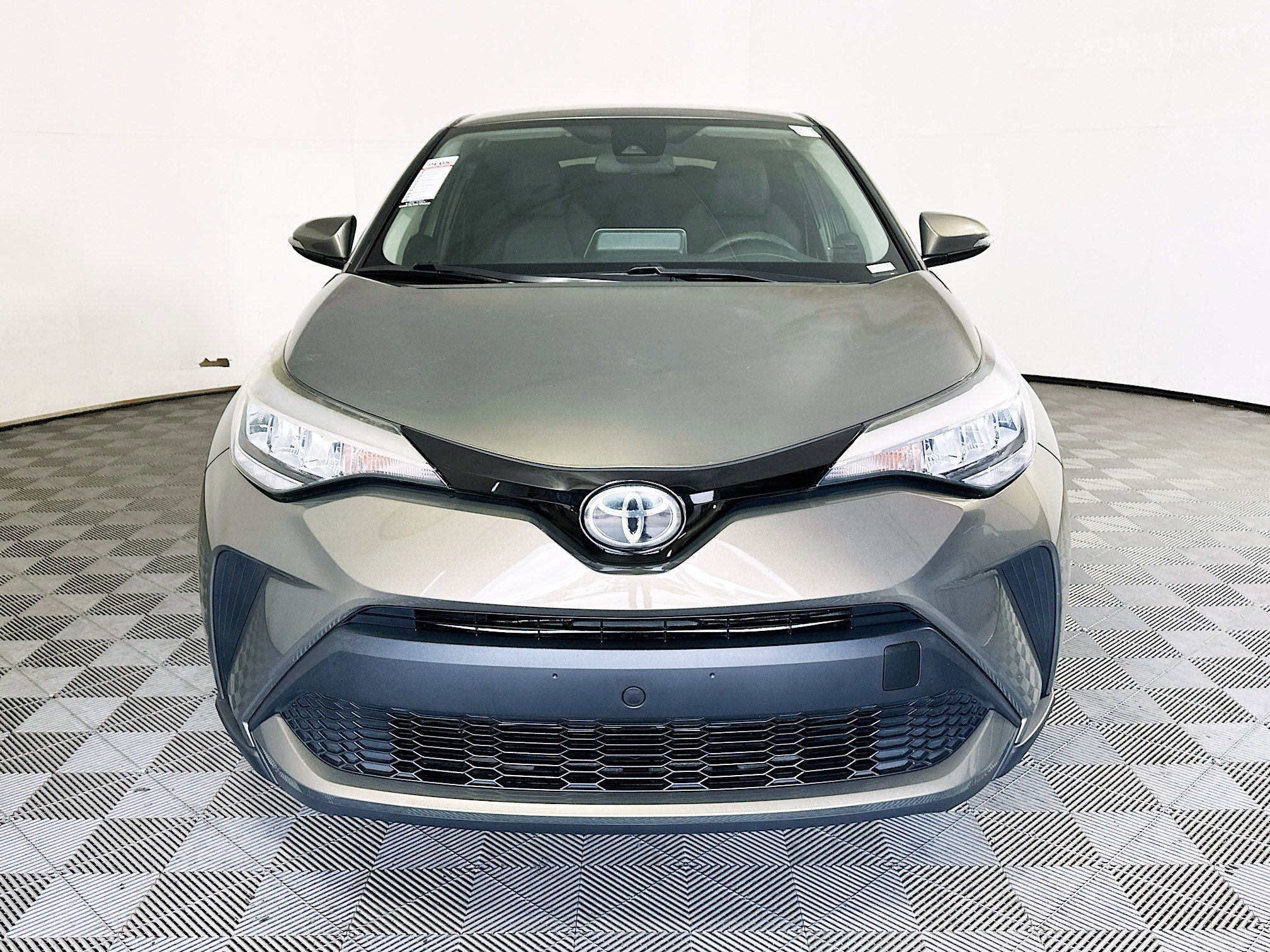 Used 2021 Bronze Toyota LE image 8
