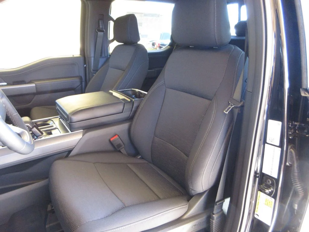 New 2026 Agate Black Metallic Ford XLT image 12