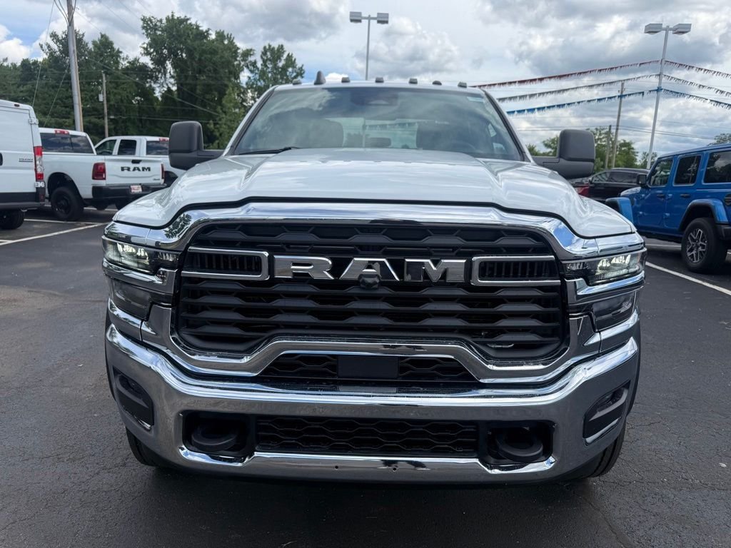 New 2026 Bright White Clear-Coat Exterior Paint RAM Tradesman image 9
