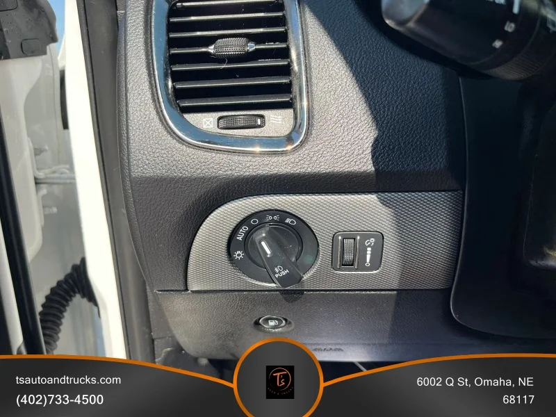 Used 2019 White Dodge R/T Sport Utility 4D image 16